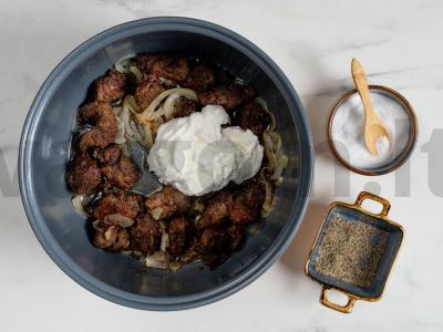 Kepenys su grietine lėtoje viryklėje Žingsnis 6