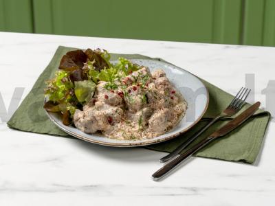 Kepenys su grietine lėtoje viryklėje pagrindine nuotrauka