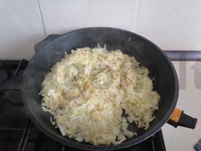 Kopūstų ir grybų pyragėliai Žingsnis 4