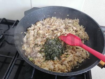 Kopūstų ir grybų pyragėliai Žingsnis 6