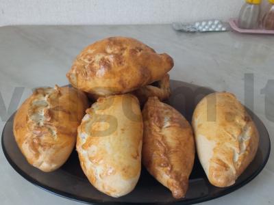 Kopūstų ir grybų pyragėliai pagrindine nuotrauka