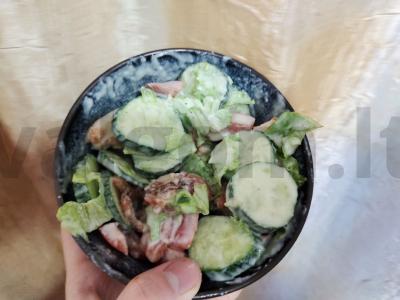 Daržovių salotas „Jūra“ su majonezu pagrindine nuotrauka