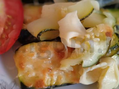 Cukinijos, keptos su mocarela pagrindine nuotrauka