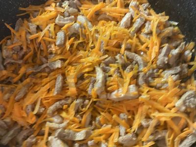 Guliašas su pievagrybiais Žingsnis 2