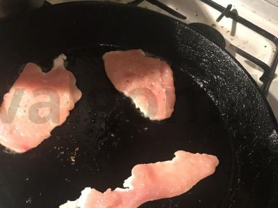 Dietinis vaikų vištienos krūtinėlės steikas Žingsnis 3