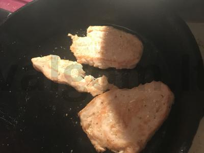 Dietinis vaikų vištienos krūtinėlės steikas pagrindine nuotrauka