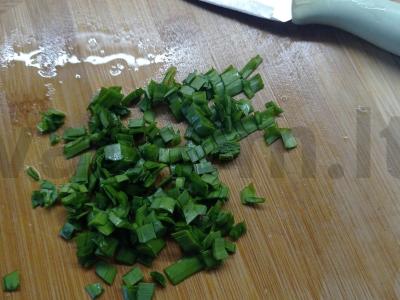 Radinio ir ridikėlių salotos su grietine Žingsnis 3