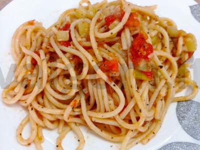 Spagečiai su cukinija ir pomidorais pagrindine nuotrauka