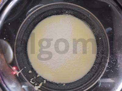 Švelnūs sūrio Maasdam ir džiovintų abrikosų keksiukai Žingsnis 2