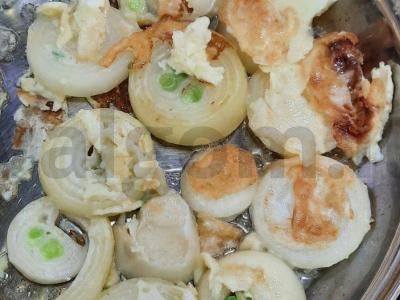 Svogūnai tešloje prie mėsos patiekalų Žingsnis 11