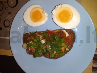 Studentų sumuštinis su rugine duona ir silkėmis pagrindine nuotrauka