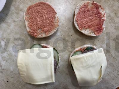 Namų burgeriai su sultinga kotlete elektriniame grilyje Žingsnis 10