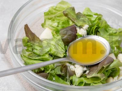 Salotas su kriauše, gorgonzola ir graikiniais riešutais Žingsnis 2