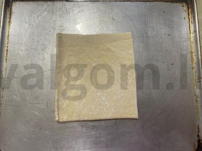 Namų pica su gausia doctorinės dešros įdaru Žingsnis 1