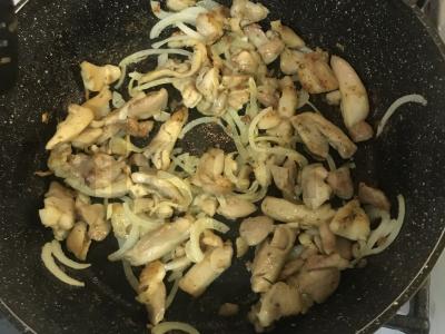 Tortilija su vištiena, sūriu ir pomidorais Žingsnis 2