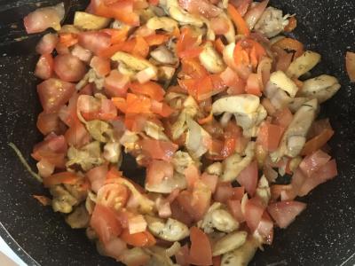 Tortilija su vištiena, sūriu ir pomidorais Žingsnis 3