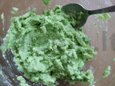 Sumuštiniai su avokadu, upėtakiu ir vyšniniais pomidorais Žingsnis 2