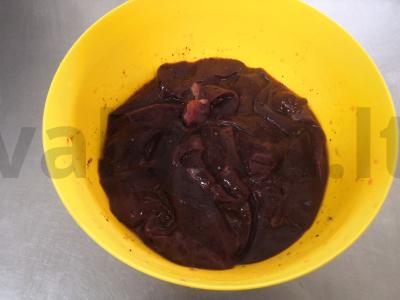 Kiaulienos kepenys su svogūnais Žingsnis 2