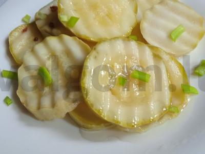 Marinuoti cukinijos pagrindine nuotrauka