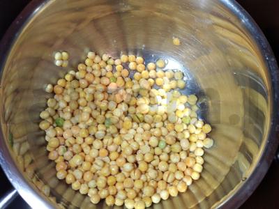 Žirnių sriuba su vištienos filė pietums Žingsnis 1