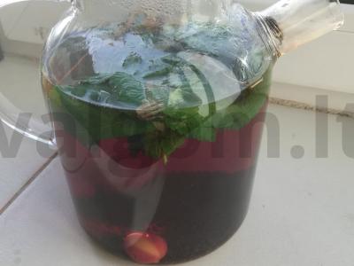 Juodasis arbata su serbentų lapais Žingsnis 2