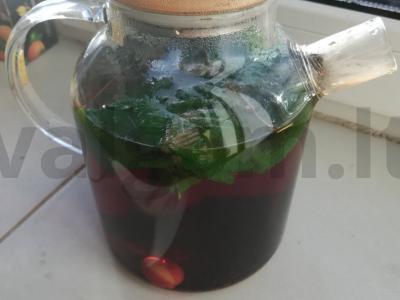 Juodasis arbata su serbentų lapais Žingsnis 3