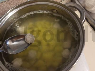 Ryžių sriuba su meatballs Žingsnis 2