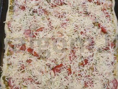 Pica su pesto padažu ir krevetėmis Žingsnis 5