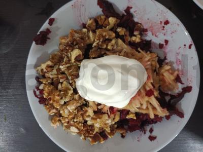 Burokėlių salotos su graikiniais riešutais Žingsnis 2