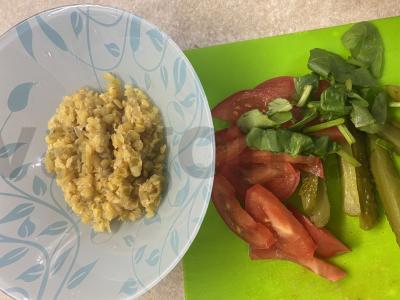 Salotos su marinuotais agurkėliais ir lęšiais Žingsnis 3