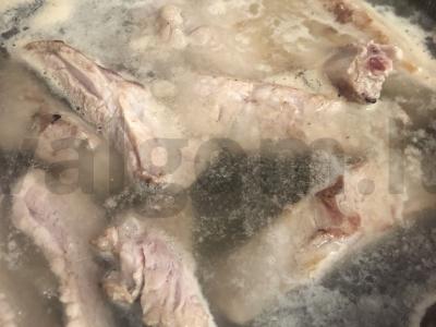 Šonkauliai grietinės padaže Žingsnis 3