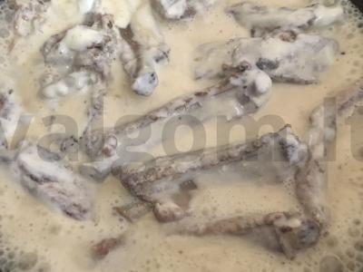 Šonkauliai grietinės padaže Žingsnis 5