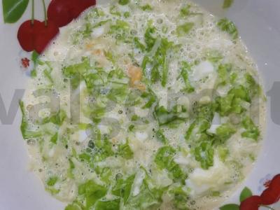 Vasaros salotos su kiaušiniais ir salotų lapais Žingsnis 3