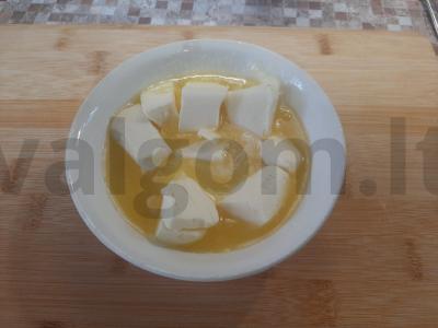 Saldus pyragas su uogomis iš rūgštaus pieno Žingsnis 1