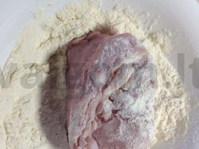 Kaninys, troškintas grietinėje Žingsnis 2