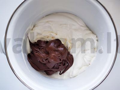 Šokoladinis riešutų kremas su grietinėle Žingsnis 2