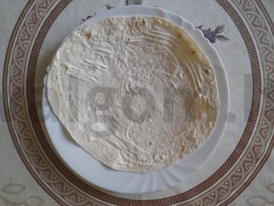 Lavašas su pomidorais, sūriu ir dešra Žingsnis 1