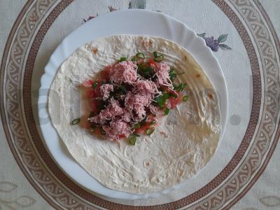 Lavašas su pomidorais, sūriu ir dešra Žingsnis 4