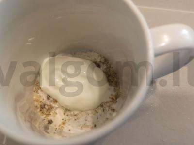 Vištiena, troškinta grietinės padaže Žingsnis 3