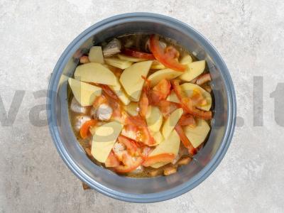 Troškinta bulvė su kiauliena lėtoje viryklėje Žingsnis 3