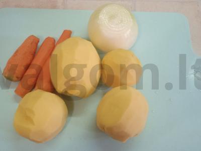 Troškinta bulvė su troškiniu Žingsnis 1