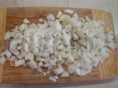 Troškinta bulvė su troškiniu Žingsnis 2