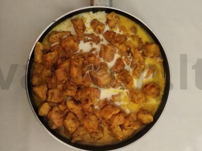 Makaronai su vištienos filė grietinėlės padaže ir riešutų bei graikinių riešutų kepure Žingsnis 3