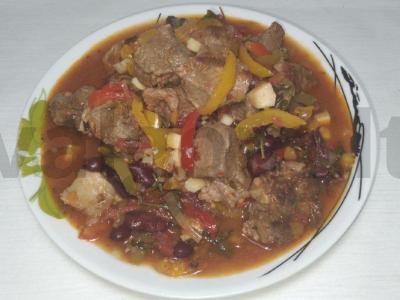 Paprika su kiauliena kokosų piene pagrindine nuotrauka