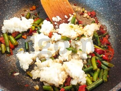 Ryžiai „Havajų stiliumi“ su žolelėmis Žingsnis 4