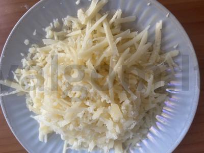 Baltos duonos skrebučiai su česnaku ir sūriu Žingsnis 3