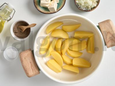 Bulvės su kalakutienos filė ir maasdam sūriu Žingsnis 1