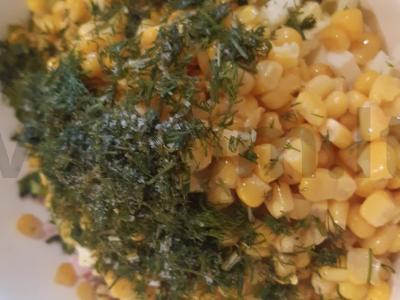 Gaivus salotas su kumpiu, kukurūzais ir kiaušiniais Žingsnis 5