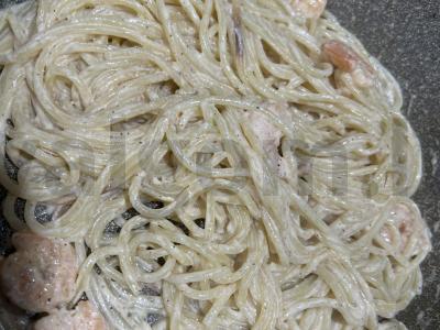 Makaronai su krevetėmis, sūriu ir česnaku Žingsnis 3