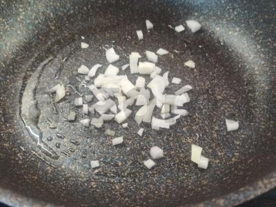 Troškinta kopūstai su dešra Žingsnis 1